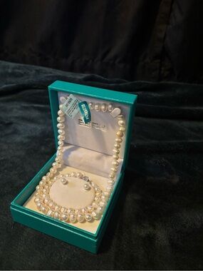 Freshwater Pearl Necklace and Earrings Set - White